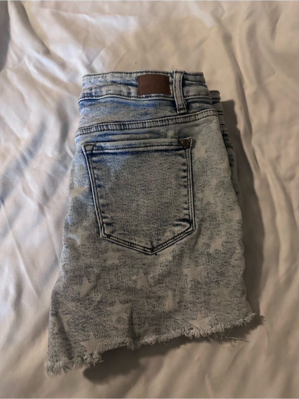 Judy Blue Light Acid Wash Denim Shorts with Frayed Hem